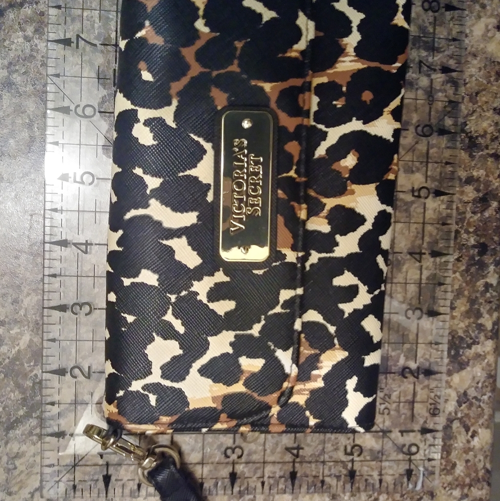 VS Wristlet